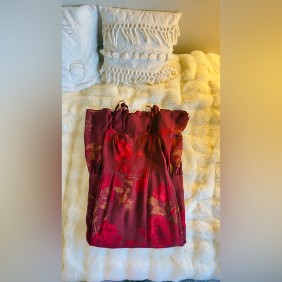 Reformation Irisa Dress In Barcelona Border, brand new, never worn, no flaws. - Picture 11 of 16